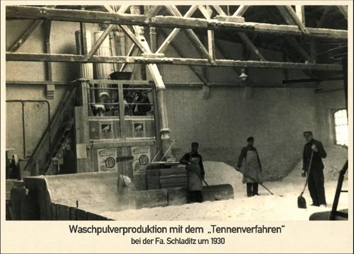 Waschpulverproduktion mit dem Tennenverfahren bei der Firma Schladitz um 1930